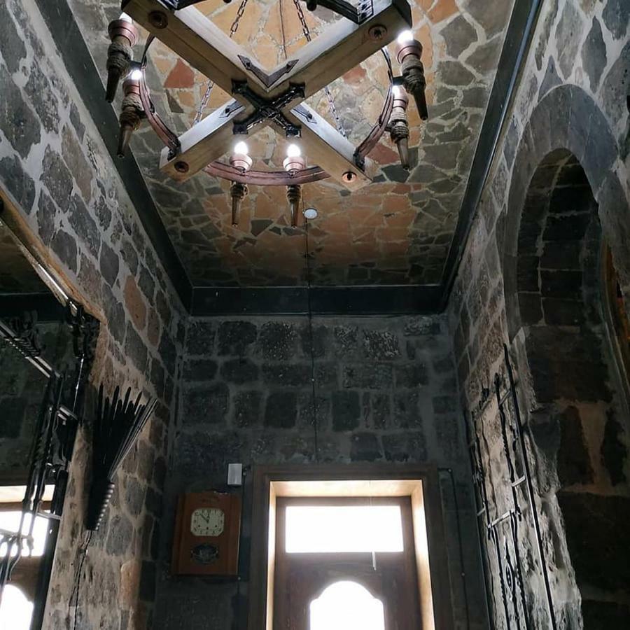 Hye Aspet Հայ Ասպետ Panzió Gjoumri Kültér fotó