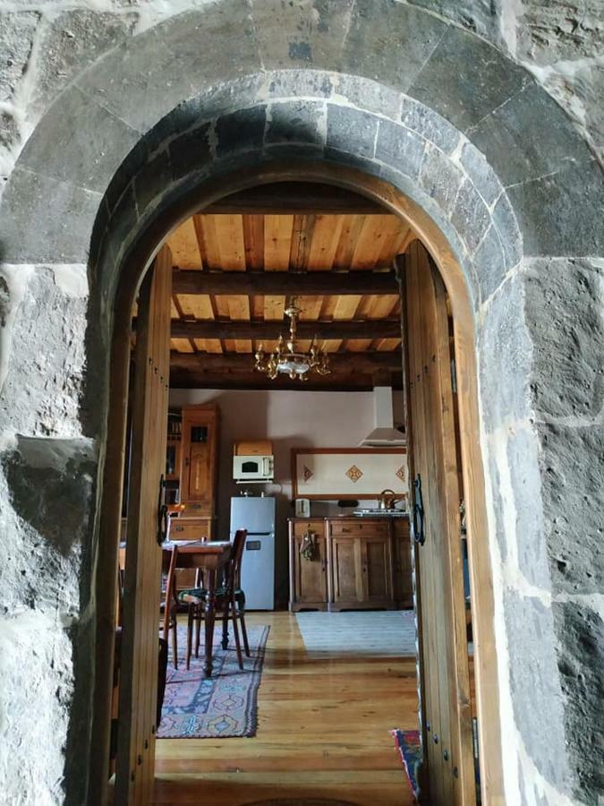 Hye Aspet Հայ Ասպետ Panzió Gjoumri Kültér fotó